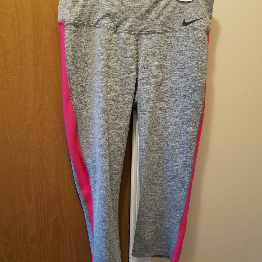 Nike Women's Dri Fit Crop leggings